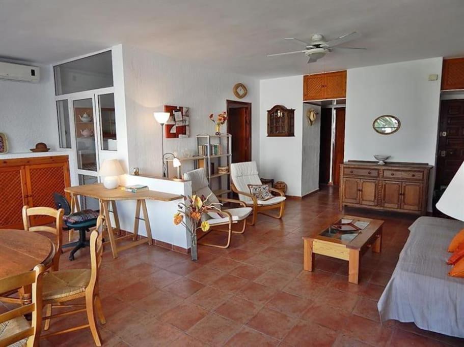 Carabeo 19 Apartment เนร์คา ภายนอก รูปภาพ