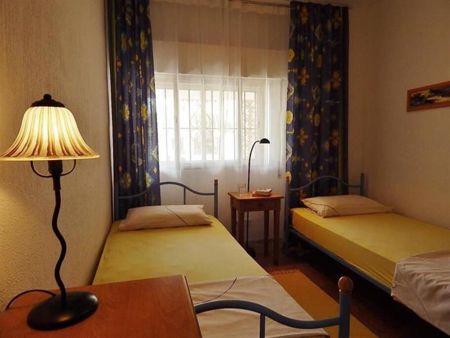 Carabeo 19 Apartment เนร์คา ภายนอก รูปภาพ