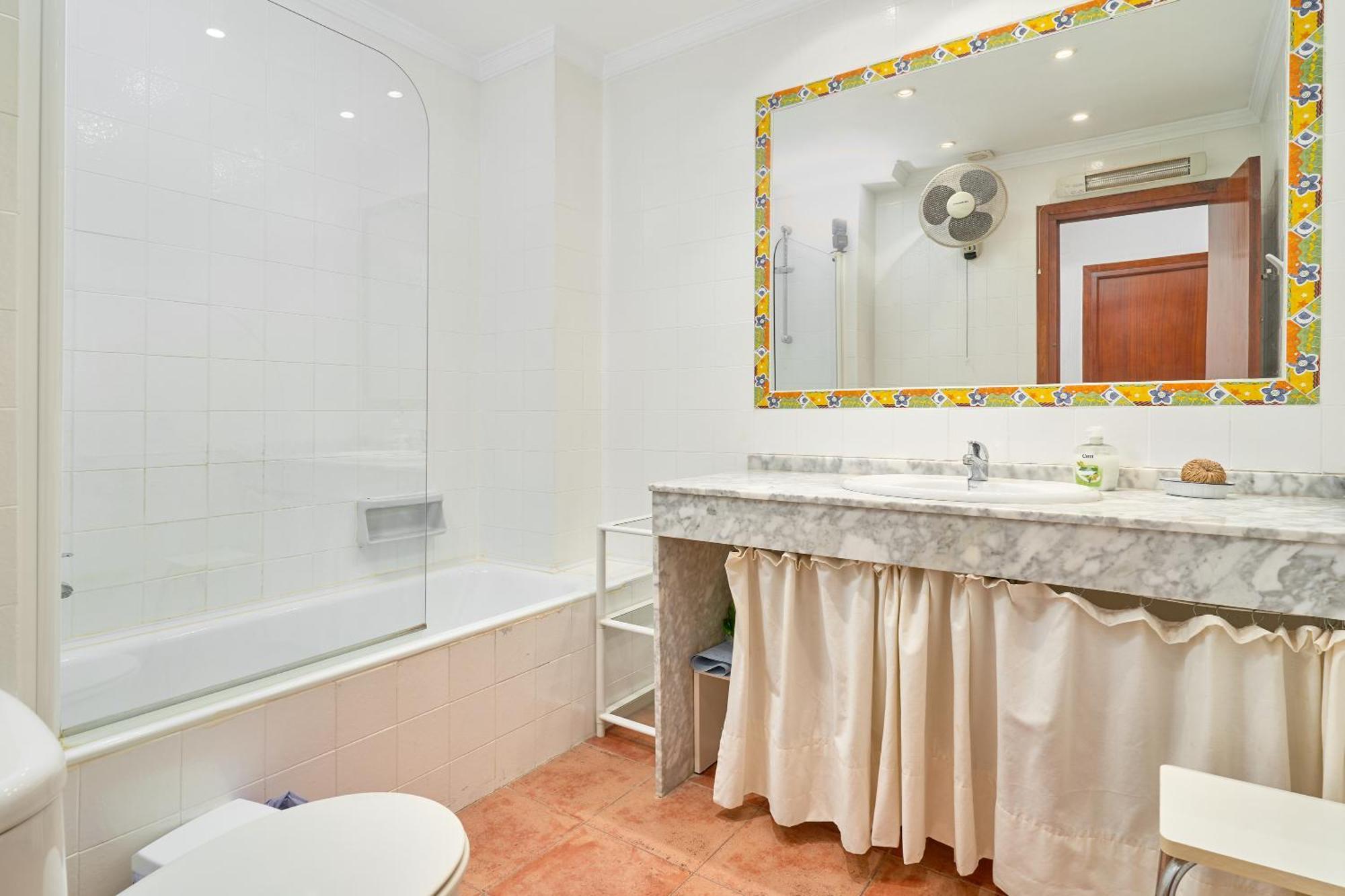 Carabeo 19 Apartment เนร์คา ภายนอก รูปภาพ